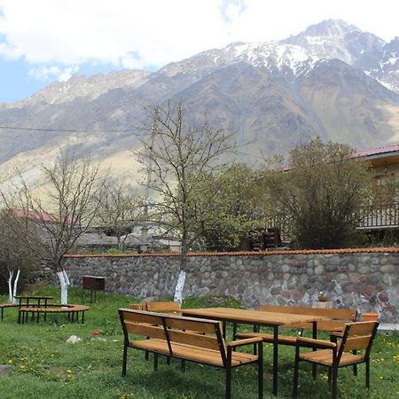 Golden Star Kazbegi 호텔 외부 사진