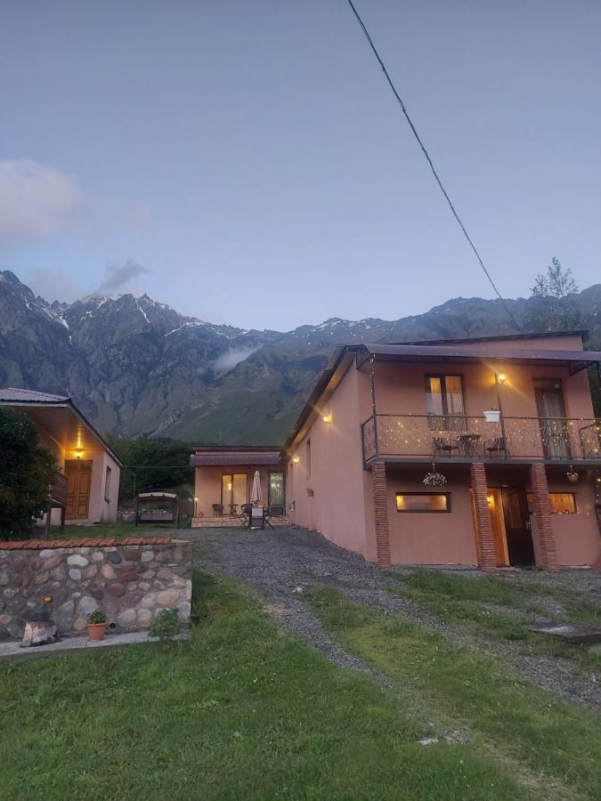 Golden Star Kazbegi 호텔 외부 사진