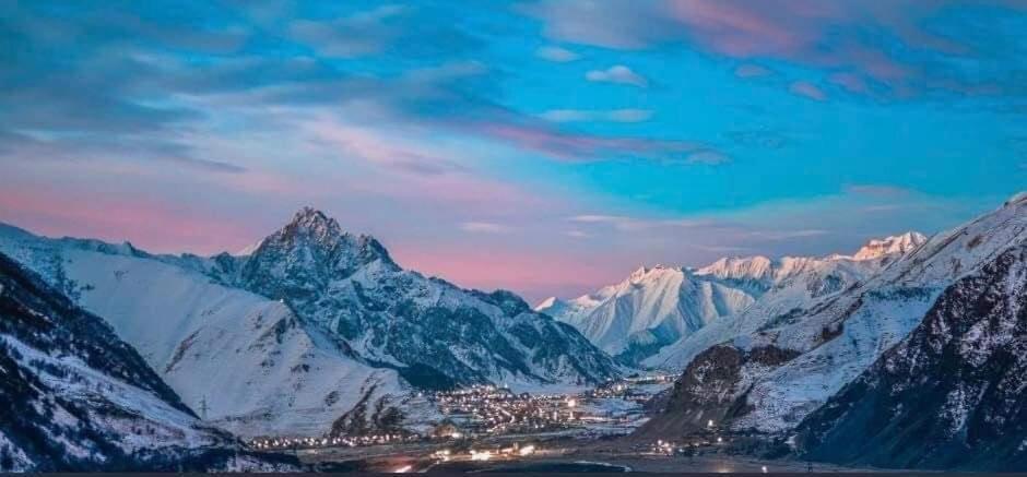 Golden Star Kazbegi 호텔 외부 사진